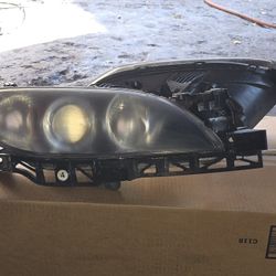 04-09 Mazda 3 Headlights 