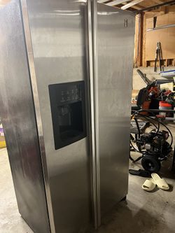 GE Refrigerator