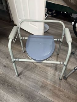 Portable bathroom