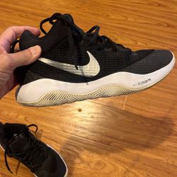 Nike Zoom Tennis Shoes