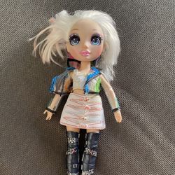 Rainbow High Doll Amaya Raine 
