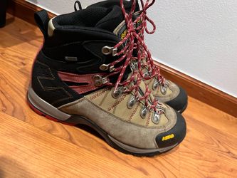 Hiking boots size9.5
