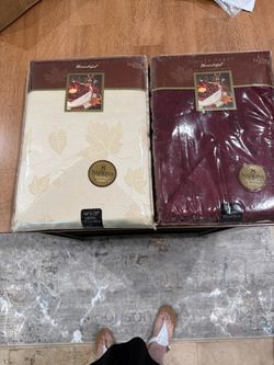 Set of tablecloth & napkins