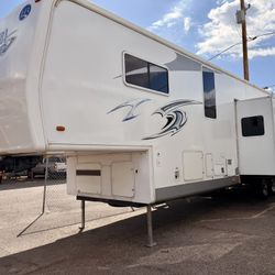 2009 Holiday Rambler Next Level 40 SKT Toy Hauler Triple Axle 3 Slides