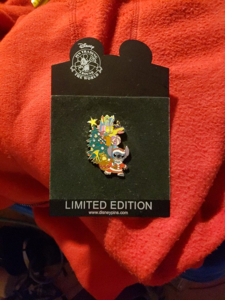 LIMITED EDITION COLLECTORS Disney Pin