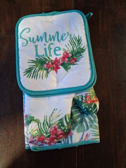 Kitchen towel, pot holder,oven mitt set NEW