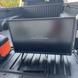 VIZIO 24" Smart TV