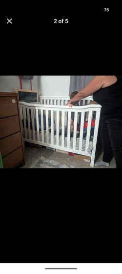 White crib