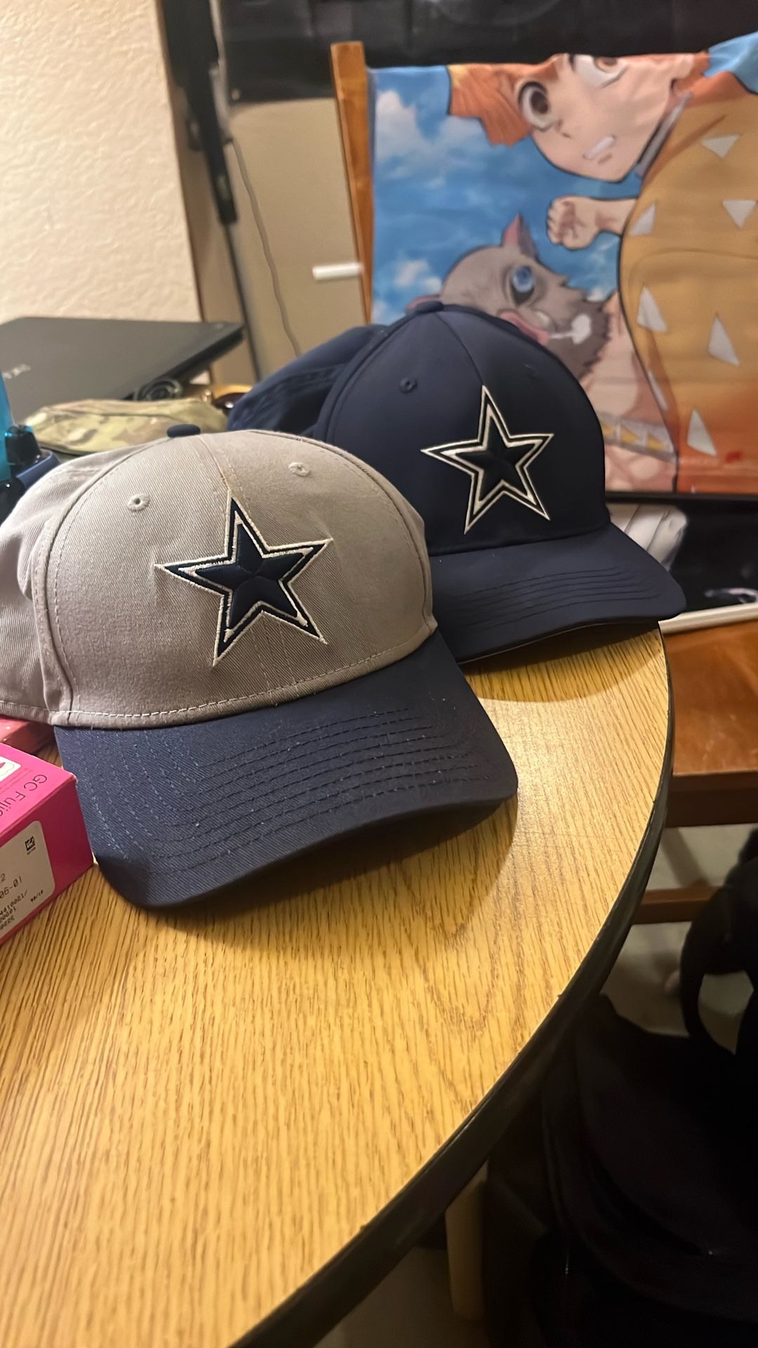 2 Cowboy Hats