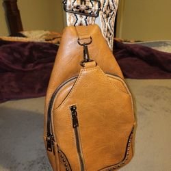 NEW CAMEL CROSSBODY BAG FOR SALE! 