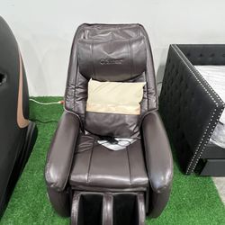 Zero Gravity Full Body Massage Chair / Silla de masaje de cuerpo completo de gravedad cero