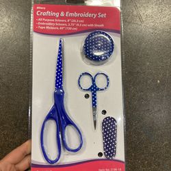 NWT Crafting & Embroidery Set