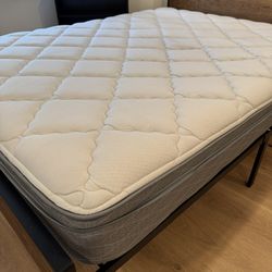 Queen Size 10” Thick Innerspring Mattress Clean And Good Condition 