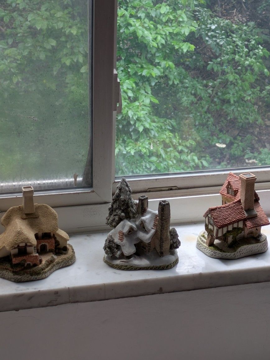 Cottage Figures
