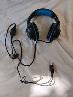 Black and Blue Wired Gaming Headset