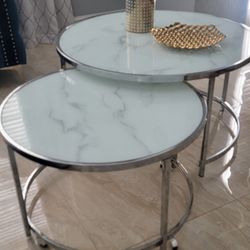 Nesting coffee table