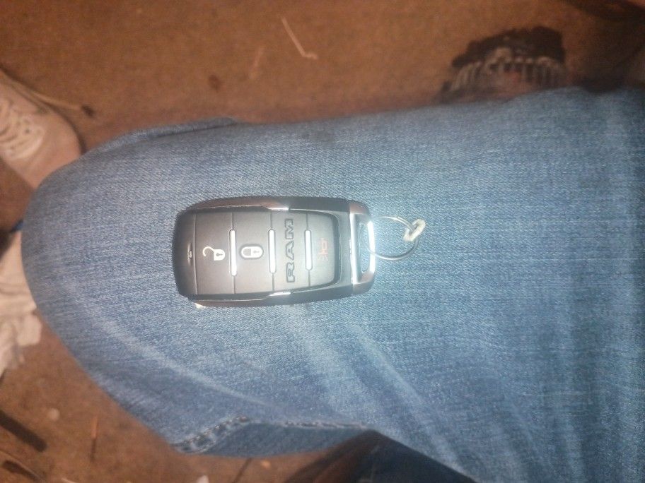 2019 - 2020 Dodge RAM 1500 3 Button Smart Remote - Emergency Key Included - OHT-
