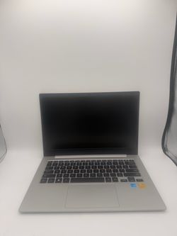 Samsung (3.15ghz 8 core)(8gb ram)(256gb ssd)(NOT CHROMEBOOK)