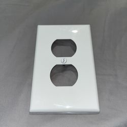 White Electric Outlet Cover Plate B099