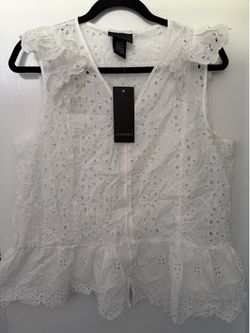 White top / sleeveless top -Large