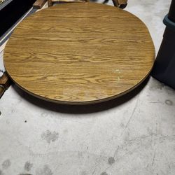 DINNING  TABLE  DELIVER AVAILABLE