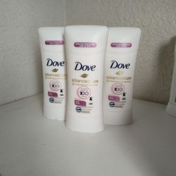 Set Of Dove Advanced Care Women's Deoderant