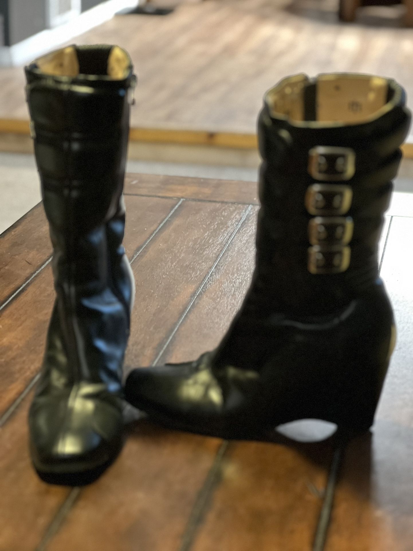Woman’s icon Riding Boots Size 7.5
