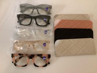 Set of five stylish women's reading glasses in gray, black, clear, champagne and tortoiseshell tones. Lightweight acetate frames provide everyday comf