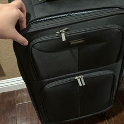 Medium Luggage 
