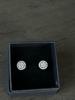VVS1 Moissanite halo earrings