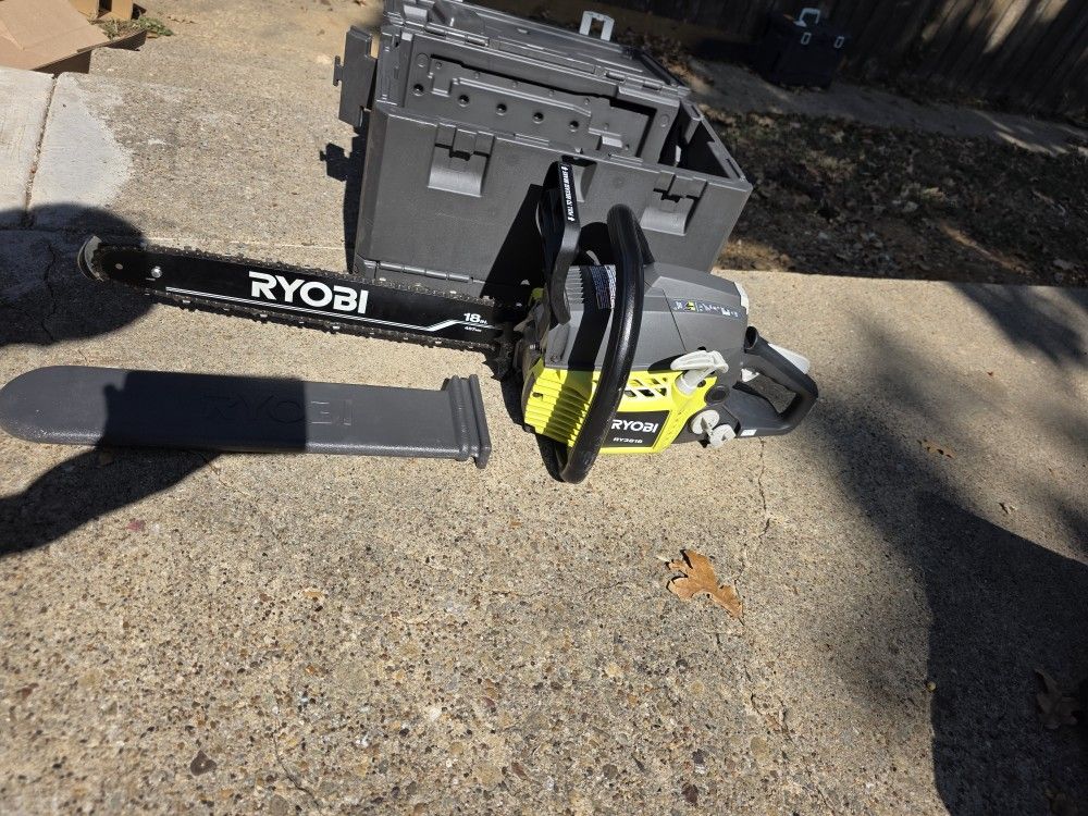 Ryobi Gas Chainsaw 18in