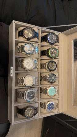 12 watches (9 invicta)  message for individual prices going very cheap