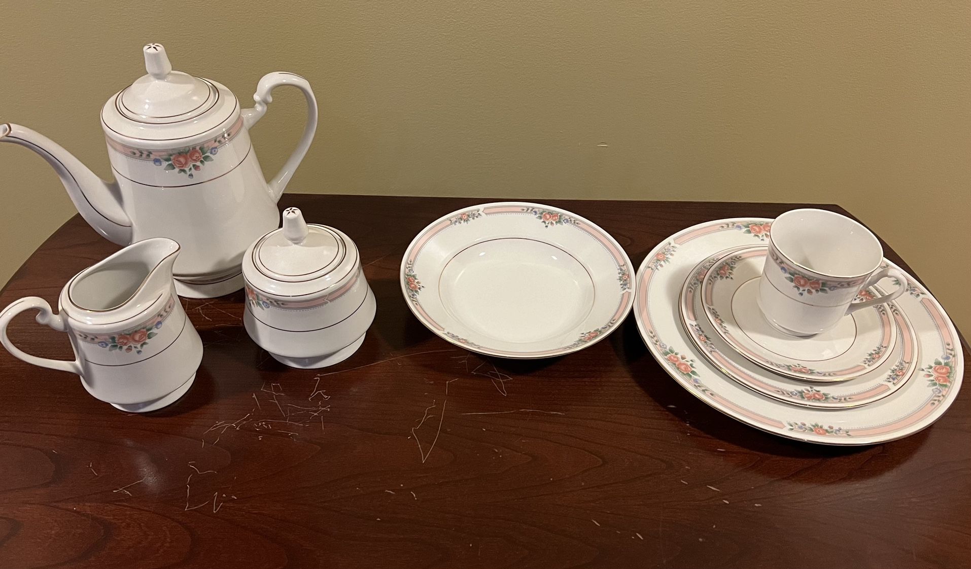 Fine China Set ( Royal Majestic)