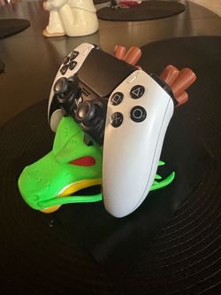 Shenron controller stand