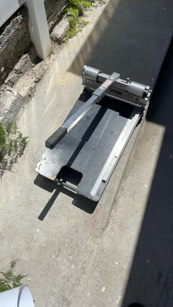 **tile saw**