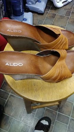 Ladies Platform Shoes by Aldo