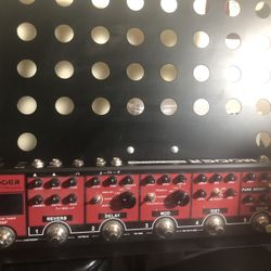 Mooer red Truck