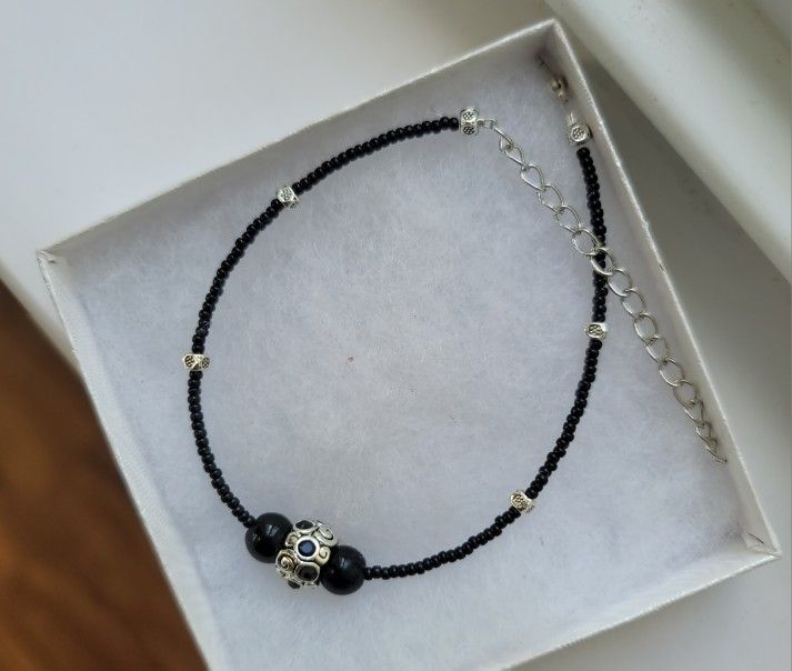 SEED BEAD EBONY BLACK 1 SIZE IMPORTED ONYX SILVER CHARM ANKLET NEW ARTISAN DESIGN