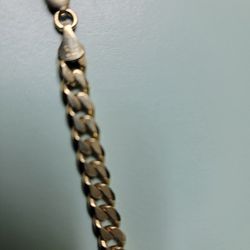 Diamond-cut Solid Curb Chain Bracelet 14K Yellow Gold 7.5

- 18.35 grams