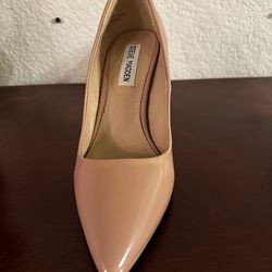 Steve Madden Nude heels