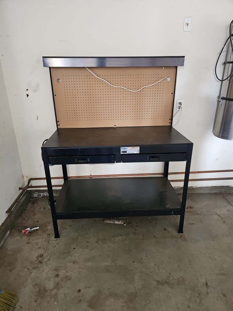 Work Bench For Garage W Light And Electric Outlets