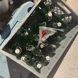 19 Grolsch Glass Bottles. 18 Rubber Gaskets. 500ml