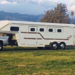 94’ 4 Horse Slant Trailer