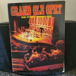 Opryland USA 1984 Grand Ole Opry WSM Picture History book Nashville Vol. 7 Ed. 3