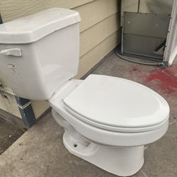 Semi new Toilet Low Profile 