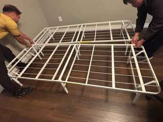 Foldable bedframe (queen)