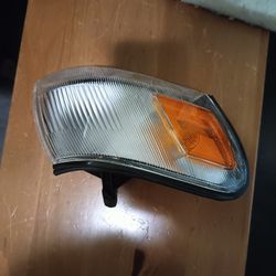 2004 Toyota Avalon R Headlight