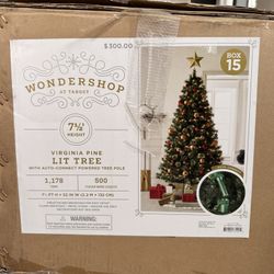 Wondershop 7.5’ Artificial Christmas tree 