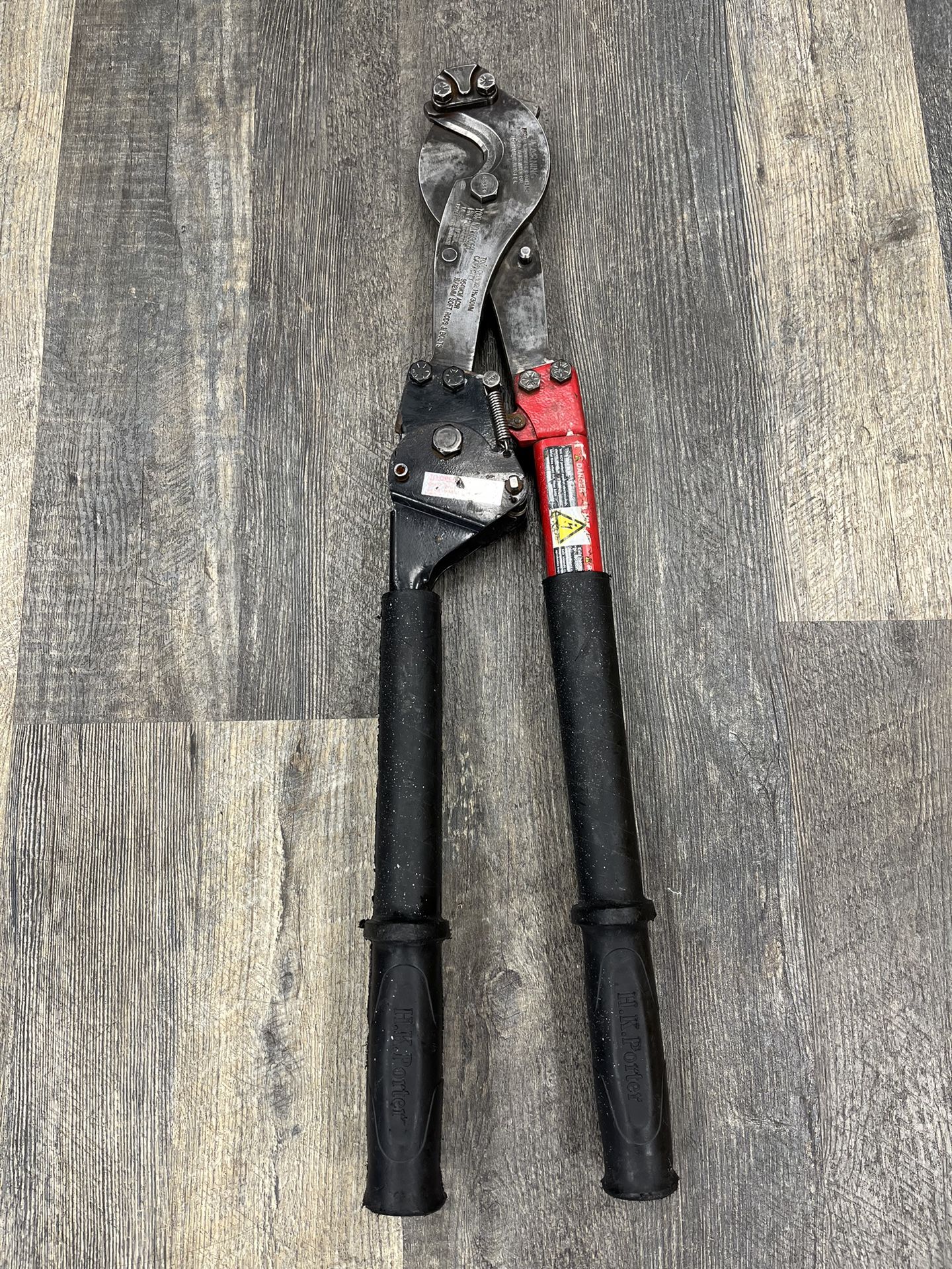 Crescent H.K. Porter 29-1/4 in. Ratcheting Hard Cable Cutters