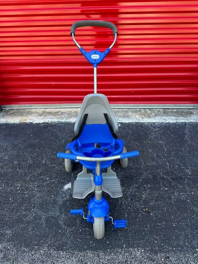 Little tikes tricycle in great condition